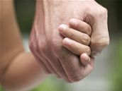 Osoby trpící Aspergerovým syndromem zažívají problémy při navazování a udržení si přátelství.