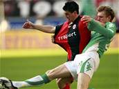 Frankfurt - Br�my: zleva Martin Fenin, Per Mertesacker 