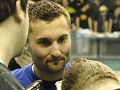 Daniel Folta hovoří s novináři Daniel Folta hovoří s novináři