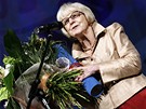 Zahájení 44. ročníku filmového festivalu. Eva Zaoralová převzala cenu od ministra kultury. Zahájení 44. ročníku filmového festivalu. Eva Zaoralová převzala cenu od ministra kultury.