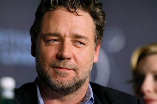 Russell Crowe v Cannes Russell Crowe v Cannes