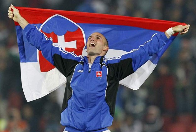 Slovenský fotbalista Róbert Vittek slaví postup do osmifinále MS Slovenský fotbalista Róbert Vittek slaví postup do osmifinále MS