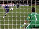 KLÍ�OVÝ MOMENT. Japonec Komano nedal pokutový kop, Japonsko je vy�azeno.