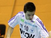 Útočník Vítkovic Martin Tokoš v souboji s estonským soupeřem během utkání Evropského poháru Útočník Vítkovic Martin Tokoš v souboji s estonským soupeřem během utkání Evropského poháru