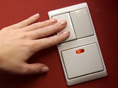 Ceny elektrick� energie by m�ly z�stat v p��t�m roce stabiln�, lid� tak zaplat� stejn� jako letos. Ilustra�n� sn�mek