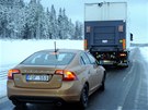 Testov�n� syst�mu automobilov�ch vlak�, ve kter�ch je �idi� zbyte�n�