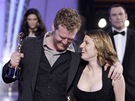 Oscar - Glen Hansard a Mark�ta Irglov� s cenou za nejlep�� filmovou p�se�