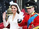 Po ob�adu zam��ili novoman�el� ko��rem do Buckinghamsk�ho pal�ce. (29. dubna...