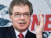 Hlavní hygienik Michael Vít při rozhovoru s Barborou Tachecí Hlavní hygienik Michael Vít při rozhovoru s Barborou Tachecí