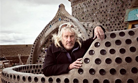 "Odpadový architekt" Michael Reynolds "Odpadový architekt" Michael Reynolds