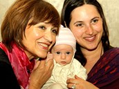 Petra Černocká s dcerou Barbarou a vnučkou Olivií Coco Petra Černocká s dcerou Barbarou a vnučkou Olivií Coco
