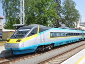 Vlak Pendolino projí�d�l v sobotu Mariánskými Lázn�mi.