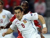 Obránce Lukáš Vácha v dresu české reprezentace do 21 let se sprintem nabízí, aby mu spoluhráči přihráli. Obránce Lukáš Vácha v dresu české reprezentace do 21 let se sprintem nabízí, aby mu spoluhráči přihráli.