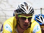 Stanislav Kozubek ve žlutém trikotu pro prvního muže Czech Cykling Tour. Stanislav Kozubek ve žlutém trikotu pro prvního muže Czech Cykling Tour.