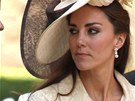 Vévodkyn� z Cambridge Catherine má své oblíbené svr�ky. Na svatb� Zary...