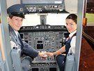 L�SKA V KOKPITU. Modern� p�tiboja�I Ond�ej Pol�vka a Nat�lie Dianov� v kabin�