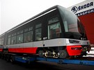 Nakl�d�n� tramvaje For City na speci�ln� n�v�s - transport do Prahy