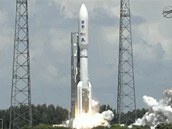 Raketa Atlas 5 se sondou Juno vyráží k Jupiteru Raketa Atlas 5 se sondou Juno vyráží k Jupiteru