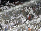 B�L� KOTEL. Fanou�ci Realu Madrid p�ed utk�n�m �pan�lsk�ho superpoh�ru proti