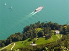 Pohled ze Seelisbergu na Urnersk� jezero a louku R�tli