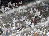 B�L� KOTEL. Fanou�ci Realu Madrid p�ed utk�n�m �pan�lsk�ho superpoh�ru proti