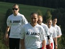 Trutnovsk� basketbalistky na soust�ed�n� v De�tn�m v Orlick�ch hor�ch.