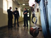 Mu�, kter� v Brn� post�elil dva bezdomovce, si definitivn� odsed� 12,5 roku ve v�zen�. Ilustra�n� sn�mek
