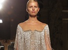 �esk� topmodelka Karolina Kurkov� na p�ehl�dce Marchesa.