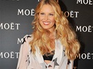 Simona Krainov� v �atech Dolce&Gabbana.