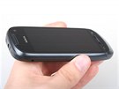 Recenze Nokia 701 telo