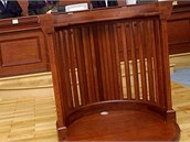 Ob�alovan� mu� na sv�dkyni za�to�il, kdy� vypov�dala. Ilustra�n� sn�mek