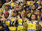 Fanou�ci Zl�na povzbuzuj� sv�j t�m. 