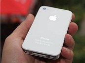 Sou�asn� Apple iPhone 4S m� 3,5" Retina displej