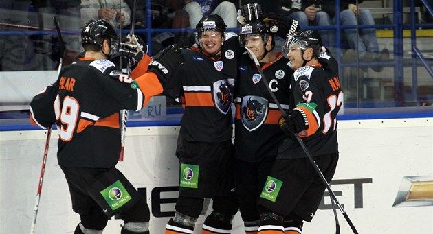 ST�HOV�N� DOKON�ENO. HC Lev se p�est�hoval z Popradu do Prahy. Z�pasy KHL bude hr�t nakonec ve spar�ansk� ar�n�.