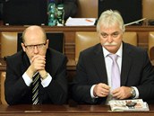Poslanci ČSSD Bohuslav Sobotka, Milan Urban a Miroslav Svoboda během jednání Poslanci ČSSD Bohuslav Sobotka, Milan Urban a Miroslav Svoboda během jednání