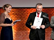 Autor náramku Vladimír Vejvoda při předávání ceny