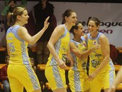 Basketbalistky ZVVZ USK Praha se raduj� z euroligov� v�hry nad polskou Gdyn�, v