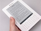 �te�ka eReading je se sv�mi 240 gramy o n�co t잚�, ne� Kindle, a o tro�ku