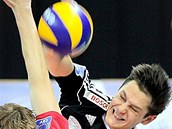 V utkání Ligy mistrů proti Unterhachingu smečuje budějovický Štěpán Smrčka.