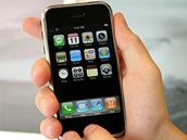 Prvn� generace telefonu iPhone od Apple