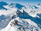 NA VRCHOLU. Z Verbier v�s lanovka vyveze a� na 3 300 metr� vysokou horu Mont