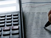 Nov� pravidla o zdan�n� cenn�ch pap�r� zam�stnaj� v�ce investor� i ��edn�k�. Ilustra�n� sn�mek