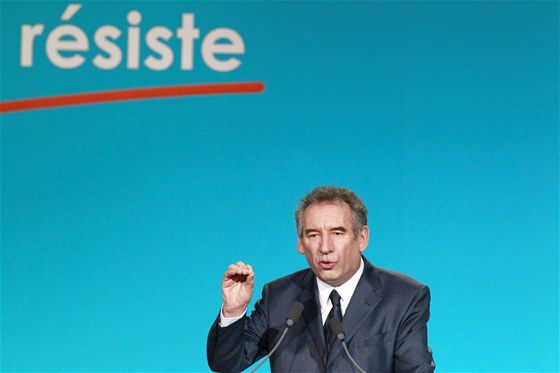 Francois Bayrou, francouzsk� prezidentsk� kandid�t strany MoDem p�i politick�m