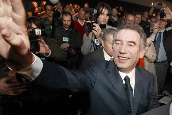 Francois Bayrou, francouzsk� prezidentsk� kandid�t strany MoDem p�i politick�m