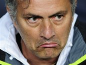 VRÁTÍM SE? Portugalský trenér José Mourinho možná přemýšlí o návratu do Chelsea. Podle bookmakerů je největším favoritem.