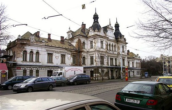 Chátrající pražské železniční nádraží Vyšehrad Chátrající pražské železniční nádraží Vyšehrad