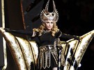 Madonna vystoupila na Super Bowlu (5. �nora 2012).