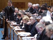 Senáto�i p�i jednání o návrhu prezidenta Václava Klause na jmenování Jana