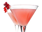 Sexy koktejl Finladia Cosmopolitan: do shakeru vložíme kostkový led, přidáme 3