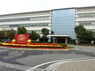 Administrativn� budova tov�rny Huawei v Tungkuanu.